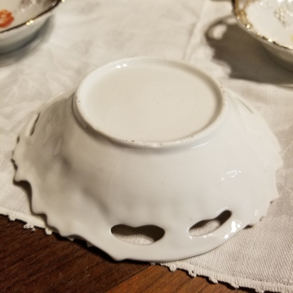 Rare Antique RS Prussia molded grapes hand painted large bowl and 4 smaller ones - Picture 7 of 16